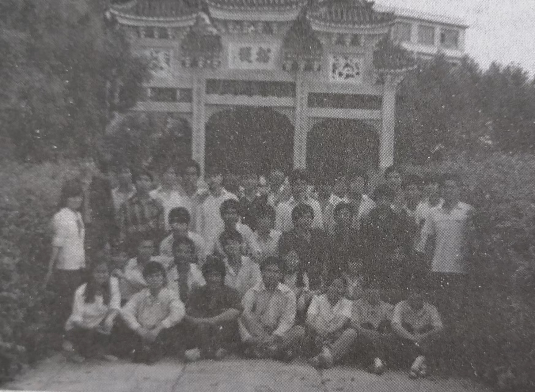 毕业照里的安师芳华